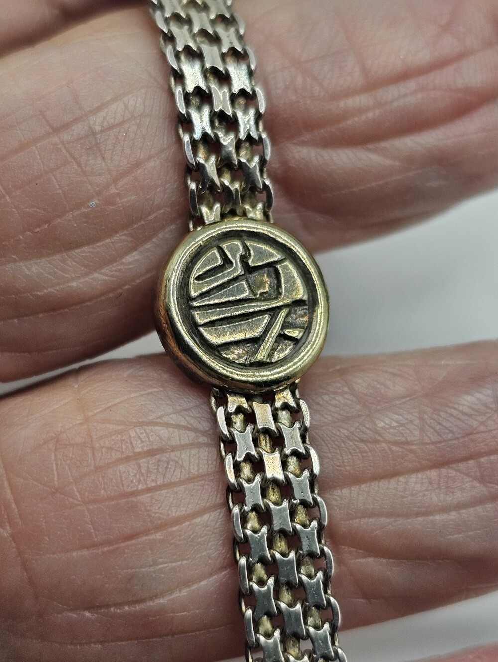 Vintage Sterling Mesh Bracelet. Made In ITALY. With Three Raised Disk.
